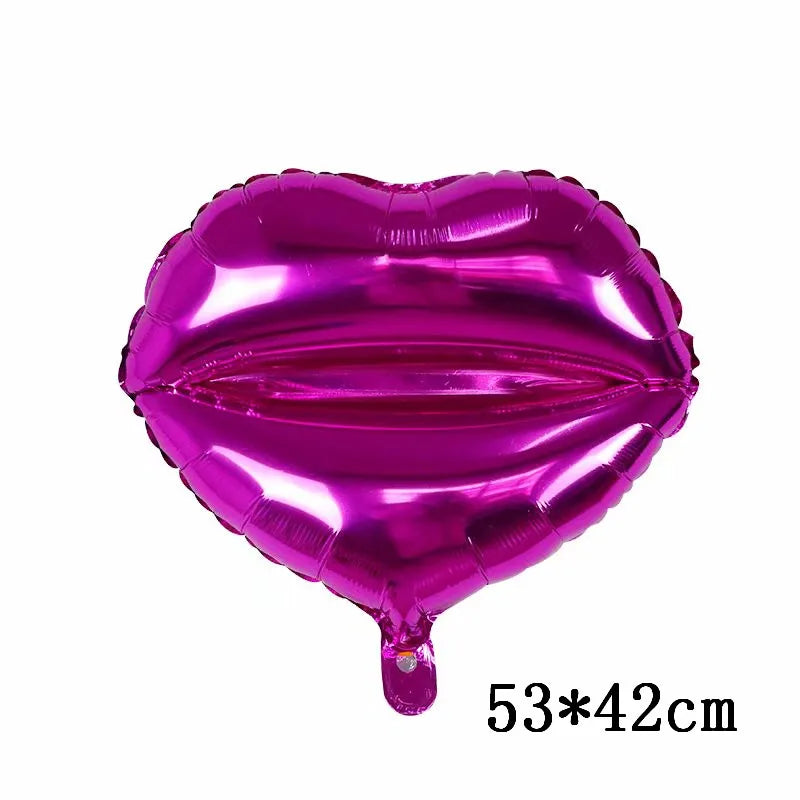 Globo de látex en forma de corazón, color magenta y brillante.