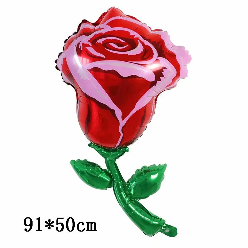 Un vibrante globo de papel de rosa roja con toques rosa en un tallo verde.