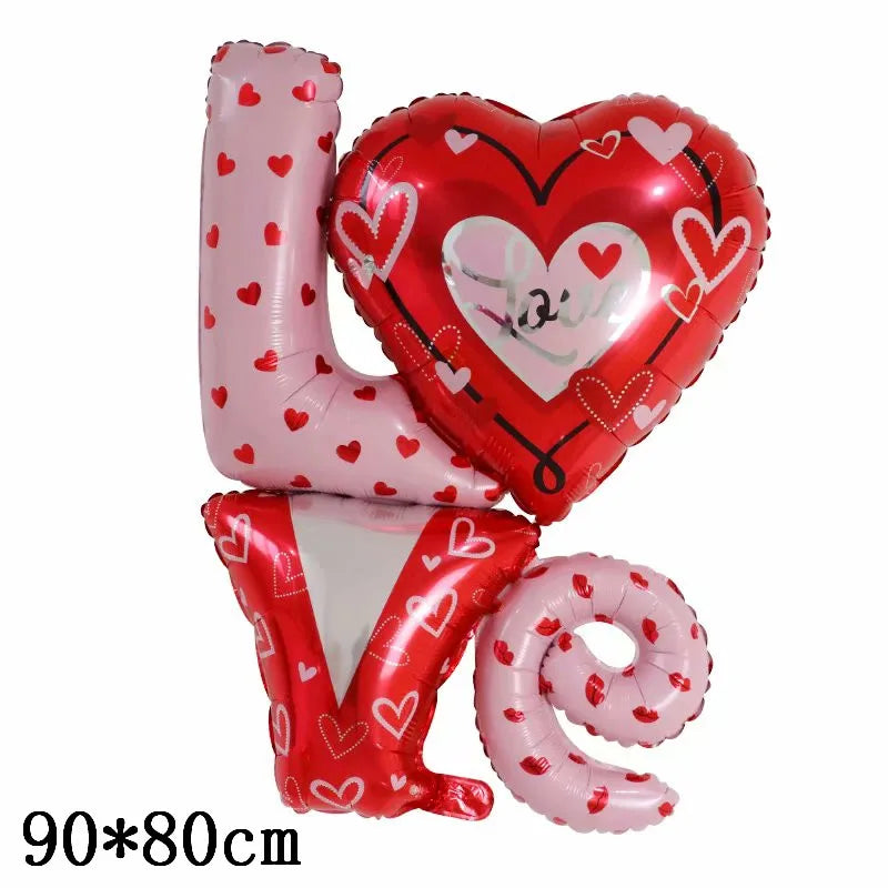 Globo de aluminio en forma de corazón rojo con diseño de corazón blanco y un globo largo y vertical en forma de la letra I