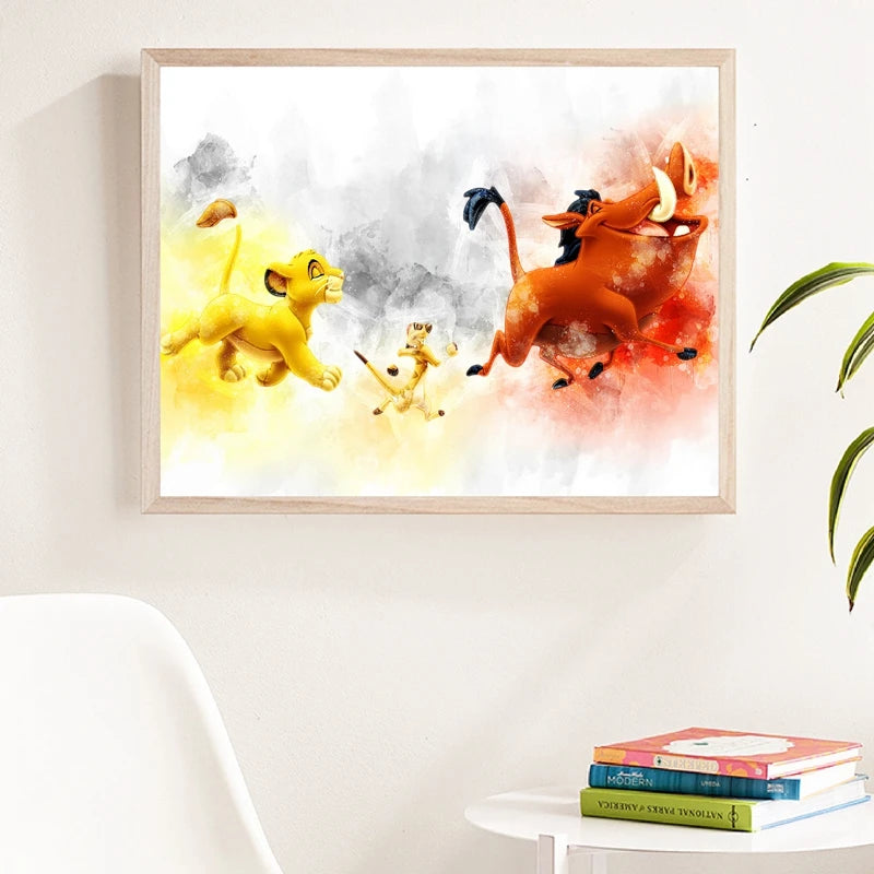 Aquarellkunst-Druck mit einem jagenden Löwen vor einem weichen, hellen Hintergrund.