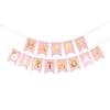 Decoración de banner con la frase 'HAPPY BIRTHDAY' hecha de banderas chapadas en oro.