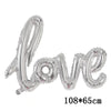 Globo de papel de aluminio plateado con forma de la palabra Amor
