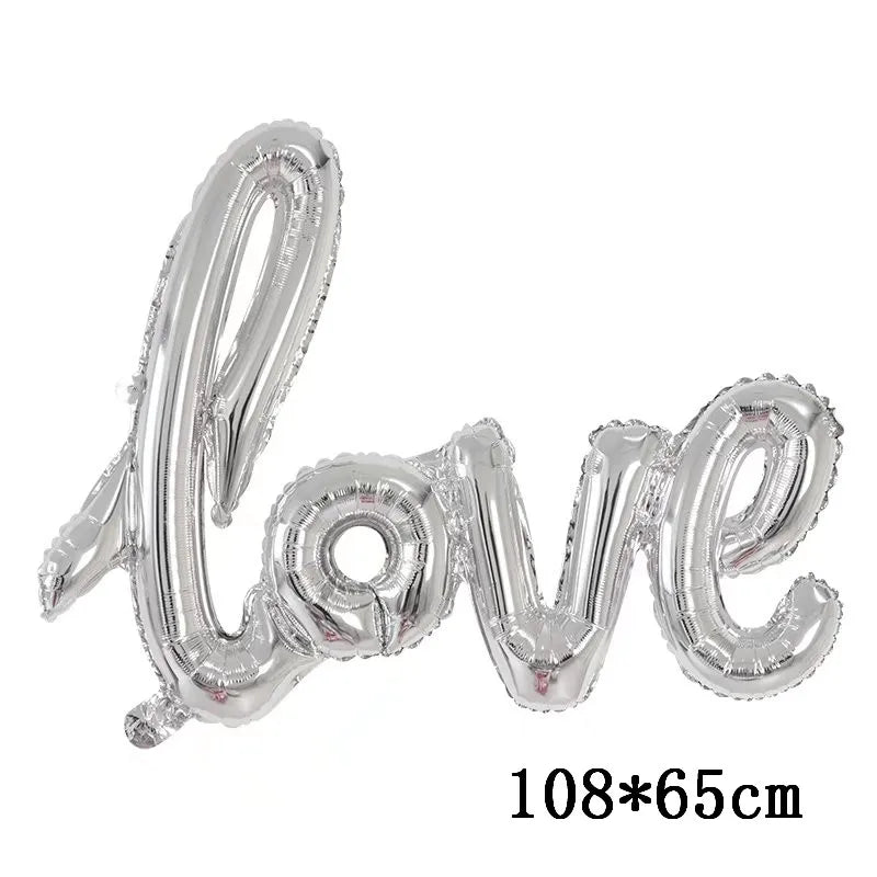Globo de papel de aluminio plateado con forma de la palabra Amor