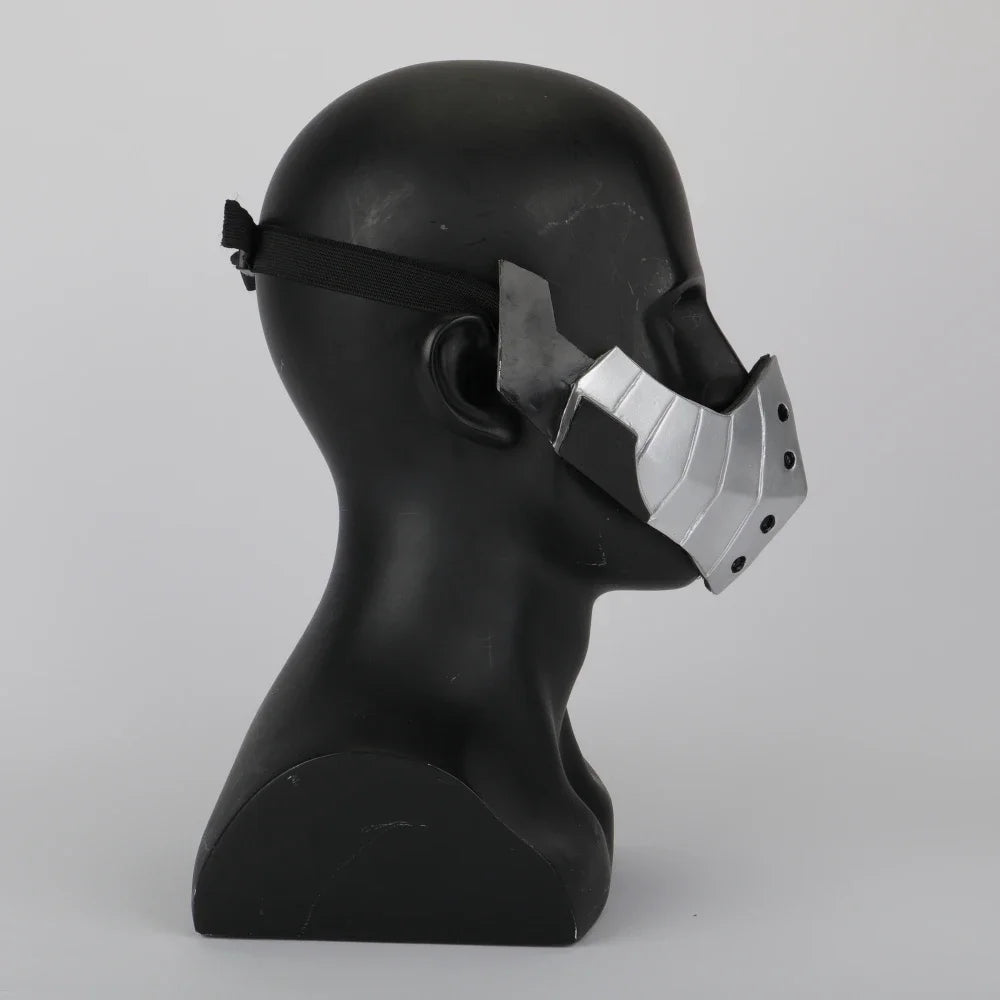 A black mannequin head wearing a silver and black cosplay mask for Midoriya Izuku.