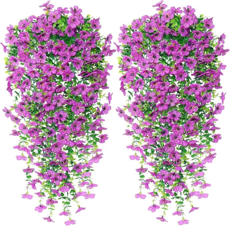 Deux arrangements verticaux de vignes de glycine en rotin artificiel violet et vert pour la décoration intérieure