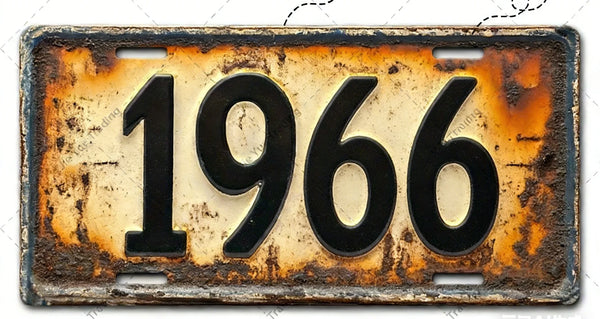 لافتة جدارية من الألومنيوم عتيقة ومتهالكة منقوش عليها سنة 1966.