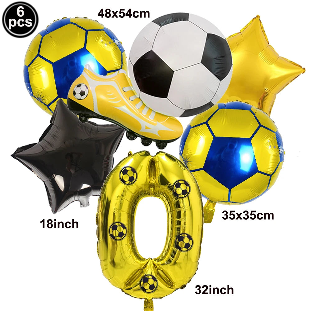 Un set de six ballons de football jaunes et bleus, incluant un ballon, une étoile et un ballon lettre O.