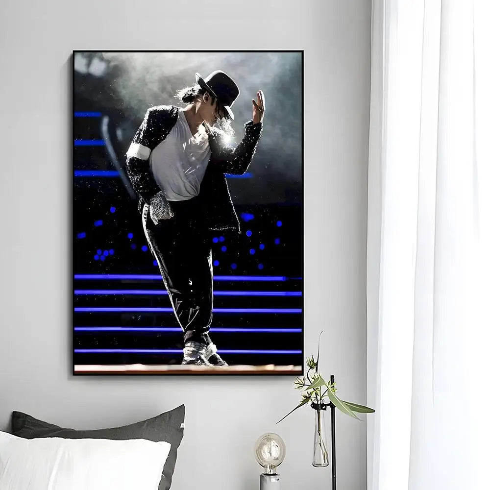 Posterdruck von Michael Jackson bei einer Vorstellung mit dramatischer Beleuchtung.