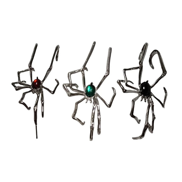 Trois boucles d'oreilles en forme d'araignée argentées avec des gemmes colorées pour cosplay et mode