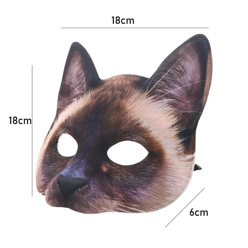 Cara de gato peludo marrón con máscara de media cara, orejas grandes y agujeros para los ojos, vista frontal.