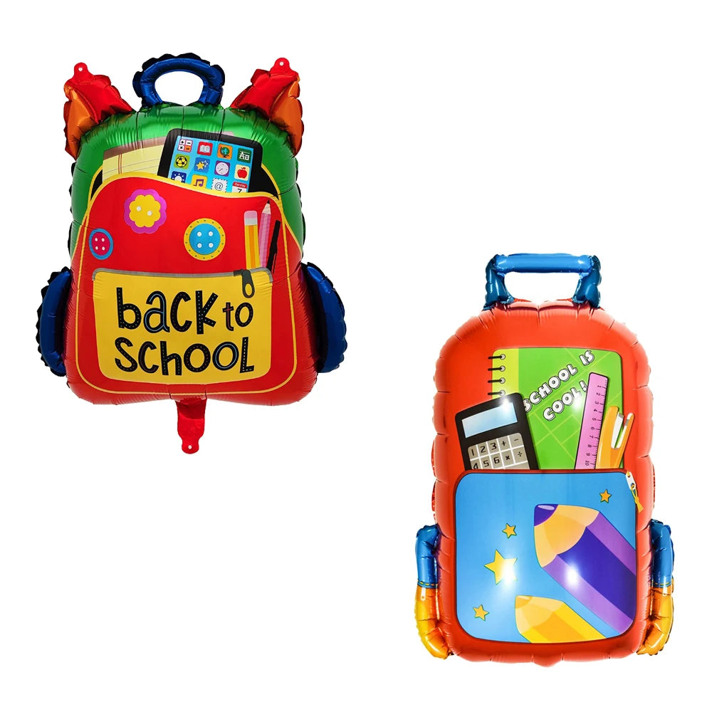 Orangelle Lackballon in Form einer Rucksack mit der Aufschrift „Back to School“.