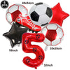 Un set de six ballons de football rouges et noirs, incluant des formes de ballon et un grand ballon numéro cinq rouge.