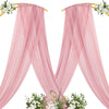 Tissu drapé de mousseline rose pour décors et rideaux d'événements.