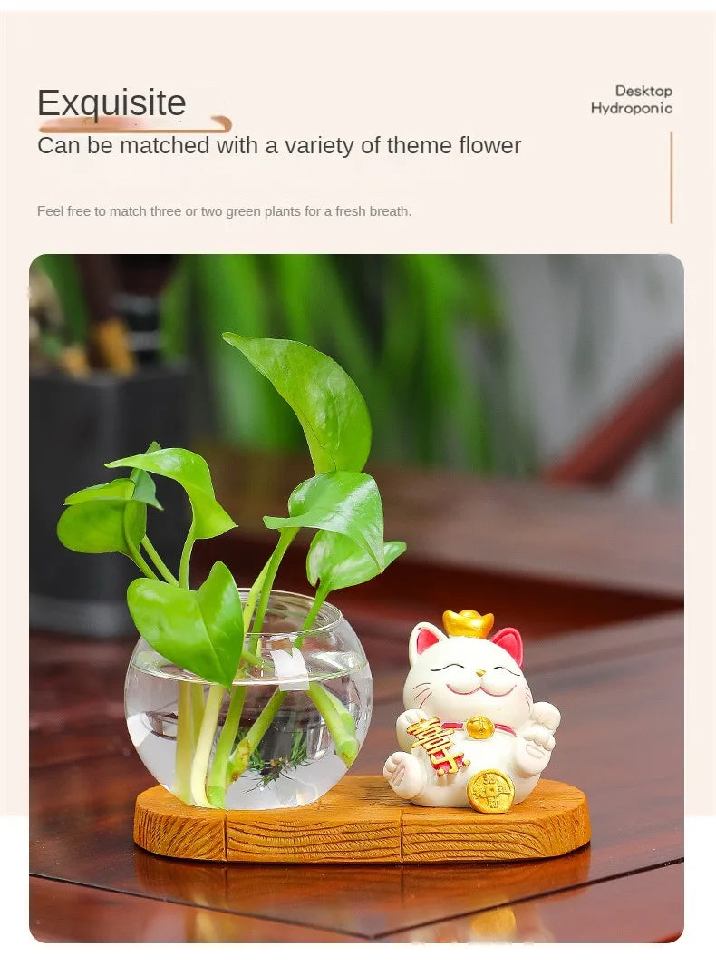 Mini resin desk ornament featuring a glass vase with green ivy and a small white lucky cat figurine