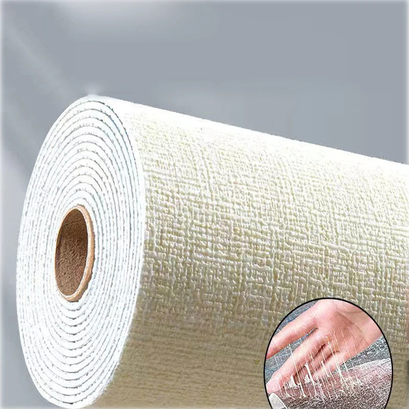Rouleau de stickers muraux auto-adhésifs imperméables blancs en 3D, gros plan montrant la texture et l'application.
