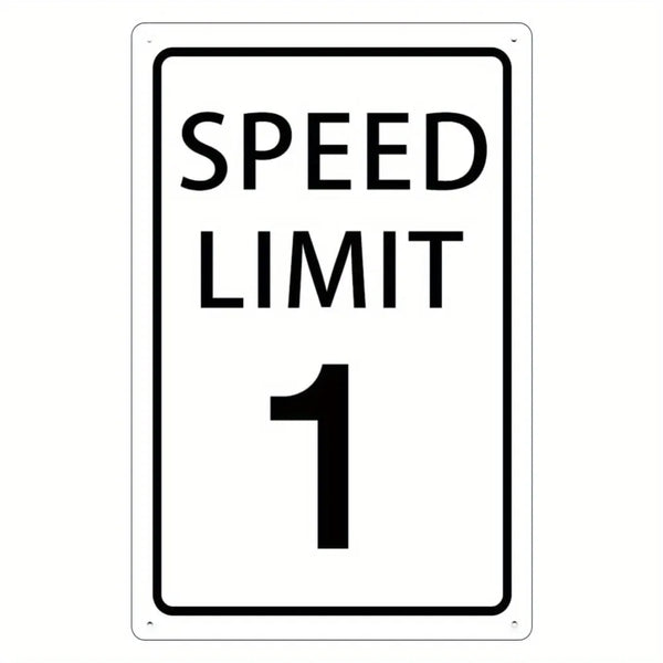 Señal de límite de velocidad rectangular blanca con texto negro que dice Límite de Velocidad 1.