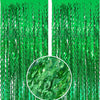 Vertikale grüne Tinsel-Fransen-Vorhang-Hintergrund mit kreisförmiger Nahaufnahme des schimmernden Materials
