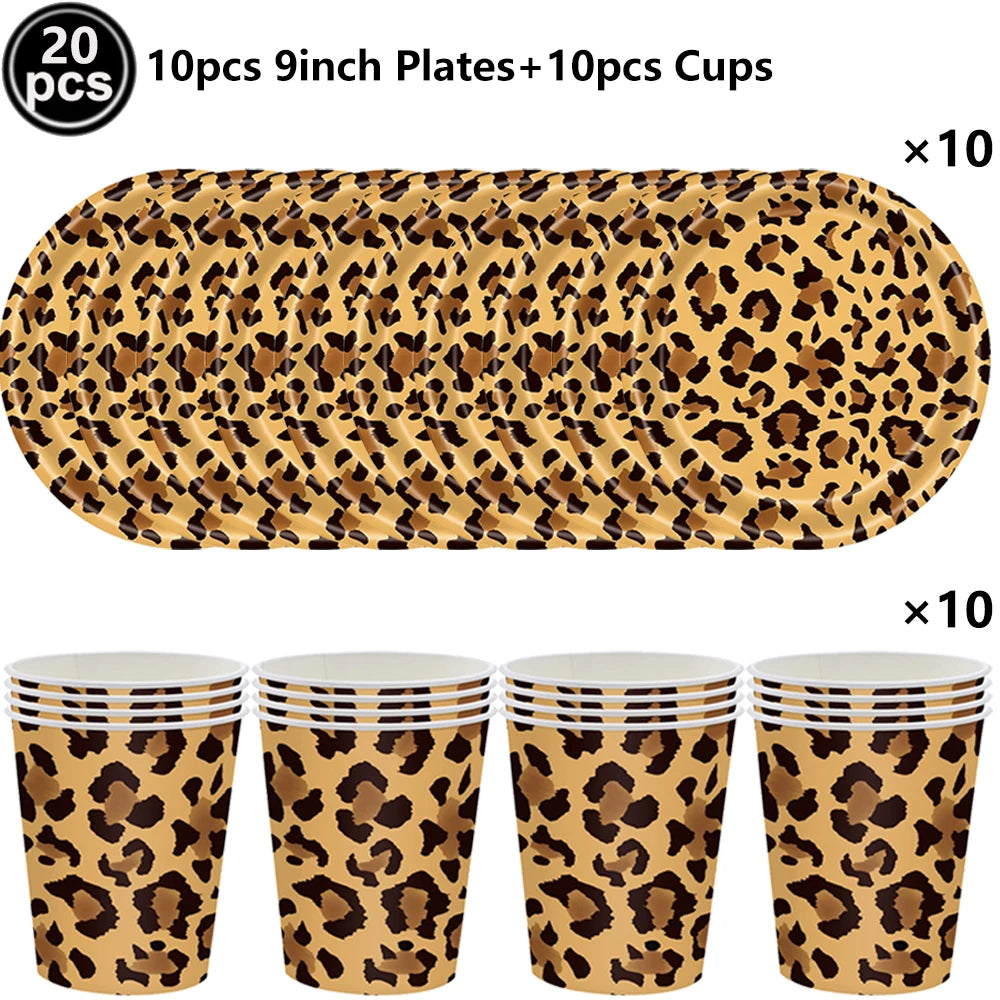 Zehn Sets von gepunkteten Cheetah-Foil-Fransenvorhängen mit 9-Zoll-Platten und Tassen.