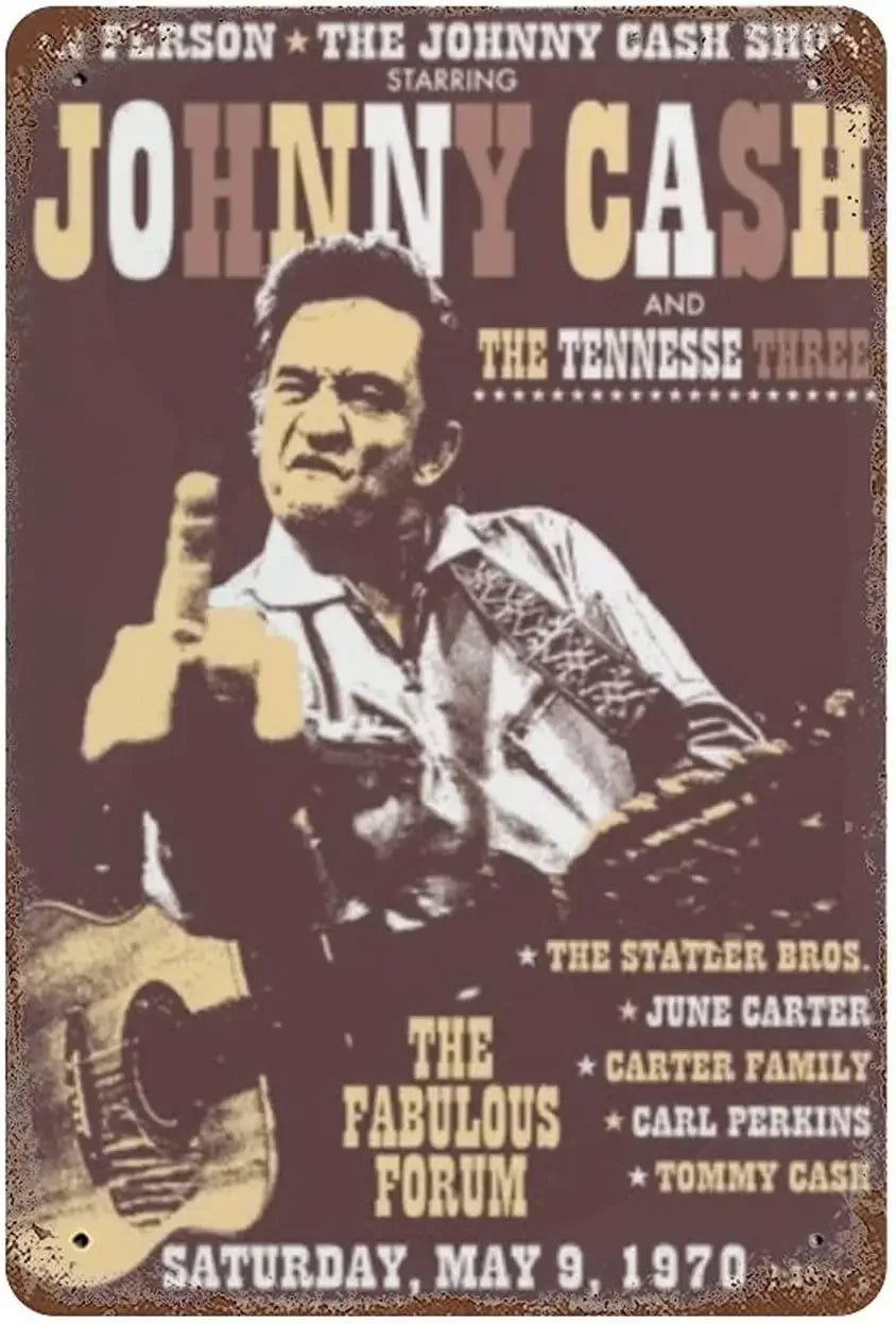 Placa de metal vintage de banda de rock, con Johnny Cash y The Tennessee Three, una guitarra y texto de mayo de 1970