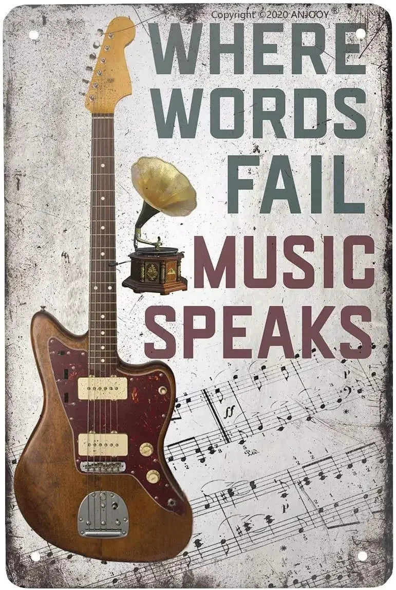 Placa de metal desgastada con el texto 'Where Words Fail Music Speaks' superpuesta en una guitarra eléctrica.