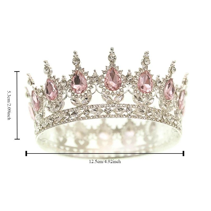 Topper en métal de couronne de cristal argenté avec accents de gemmes roses et une bande détaillée.