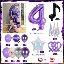 Un juego de globos morados y plateados, incluyendo un globo con número, estrella y varios globos de colores para un tema musi