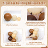 Instrucciones para construir un arco de globos, mostrando pasos para inflar, encadenar y usar puntos de pegamento.