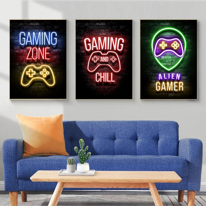 Tres letreros de neón enmarcados con temas de videojuegos como Gaming Zone, Gaming and Chill y Alien Gamer