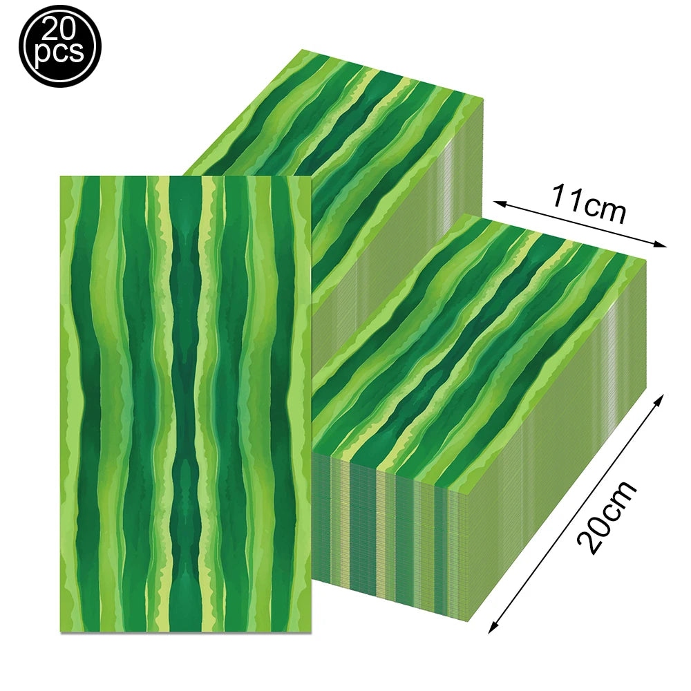 Un ballon en feuille vert rectangulaire avec des rayures verticales de vert clair et foncé.
