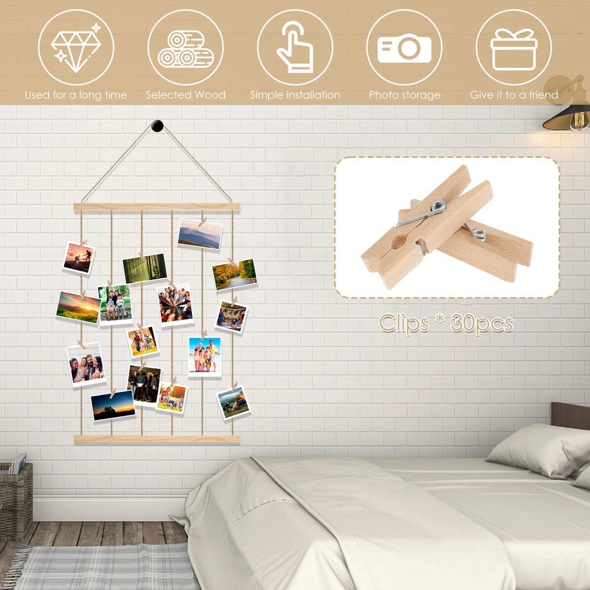 Un jeu de 30 clips photo en bois rustique exposés sur un mur de briques blanches.