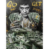 Peinture dramatique d'un homme entouré de piles d'argent avec l'inscription GO AND GET YOURS au-dessus de lui.