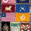 Collection de neuf drapeaux en tissu avec des thèmes patriotiques, industriels et militaires.
