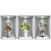Trois panneaux présentent des autocollants floraux 3D avec diverses fleurs dans des vases en verre et en céramique pour la dé
