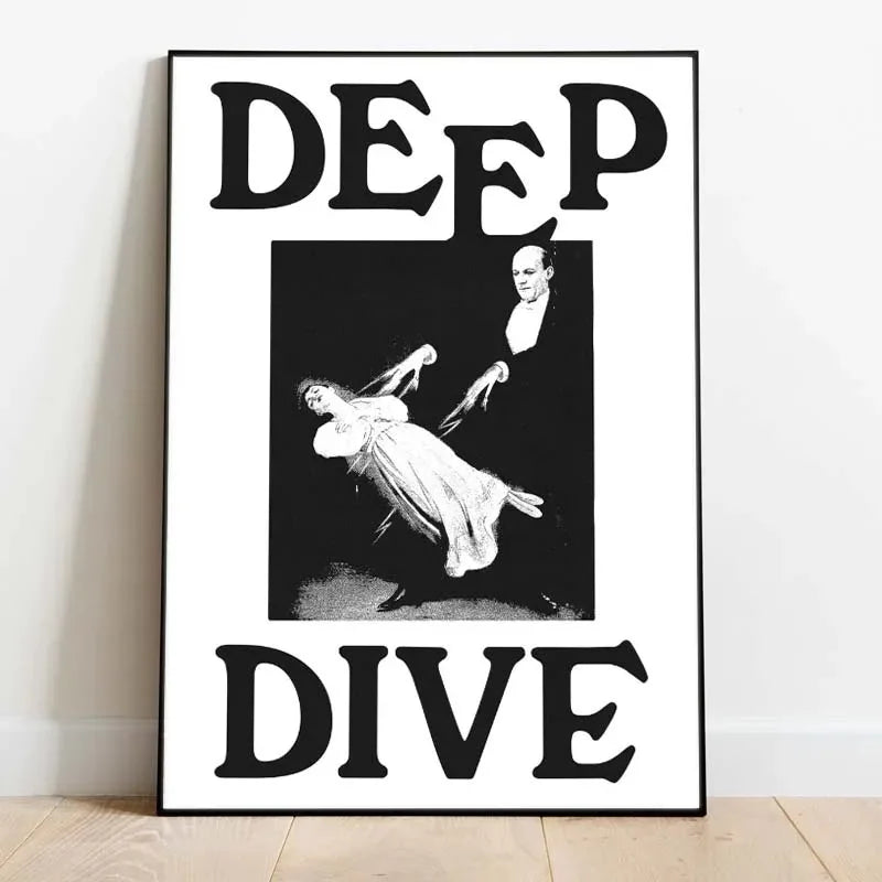 Schwarz-weißes Vintage-Zitatdruck mit der Aufschrift DEEP DIVE in kräftiger Serifenschrift und einer Figur