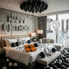 Chambre décorée pour un anniversaire avec des ballons argentés et un set de ballons en forme de cœur.