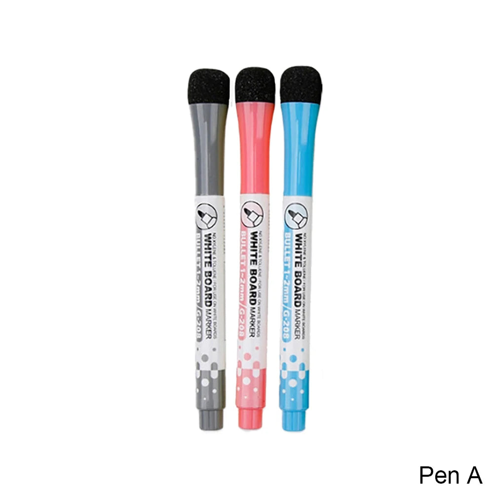 Ein Set aus drei magnetischen Trockenmarker in Schwarz, Pink und Blau für eine Tafel.