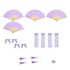 Un ensemble de 16 éventails pliants élégants à main, lavande et or avec des nœuds décoratifs.