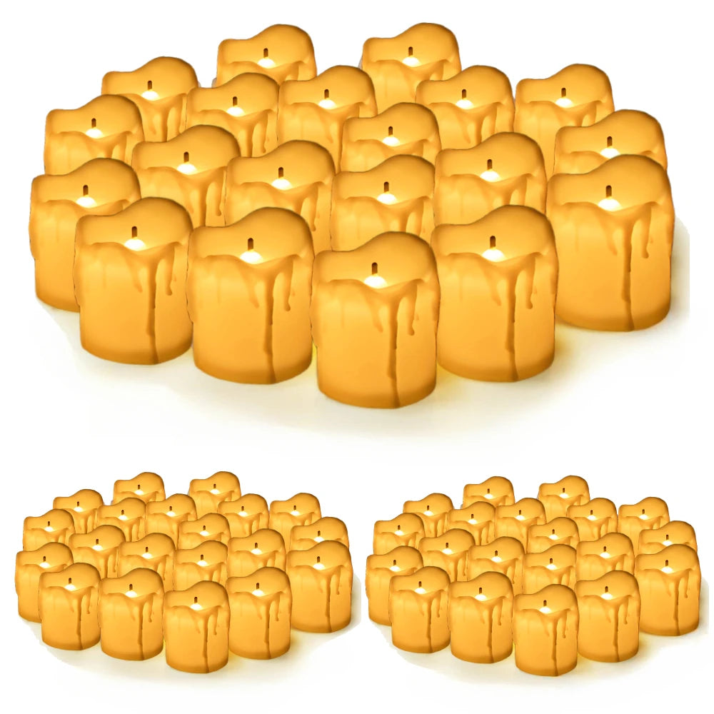 Eine Ansammlung goldener Flammenlose LED-Kerzen in einem Cluster.