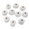 Collection de perles en boule de fourrure grise pour la fabrication de bijoux DIY.