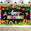 Un colorido telón de fondo de cumpleaños con cactus, colores brillantes y banderines festivos para una fiesta.