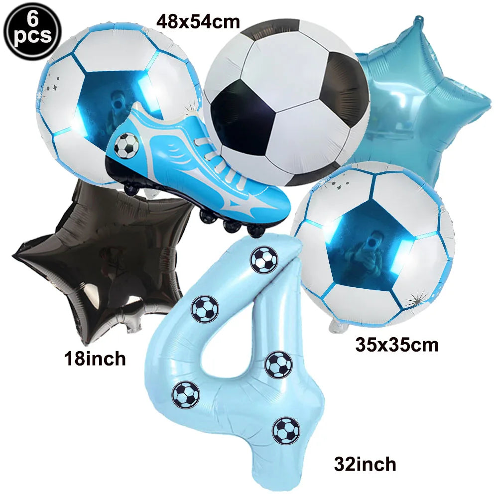 Un set de six ballons de football bleu et blanc, incluant un ballon, un ballon de soccer et une grande lettre 'U'.