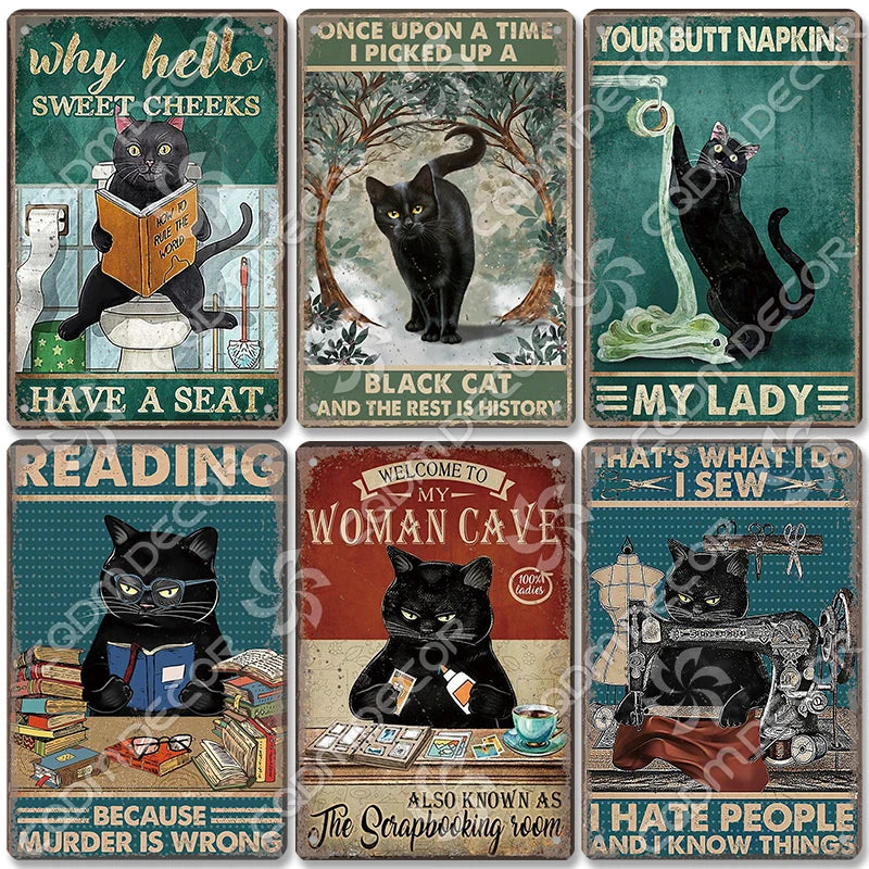 Collection de neuf enseignes décoratives murales vintage en métal avec des chats noirs et du texte humoristique.