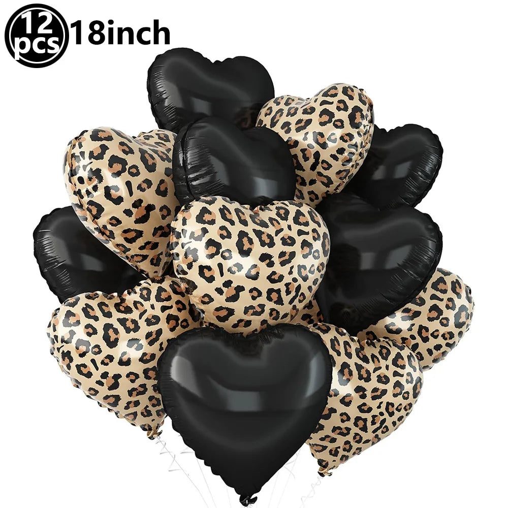 Ein Bund von zwölf schwarzen herzförmigen Ballons mit gepunktetem Cheetah-Foil-Fringee.