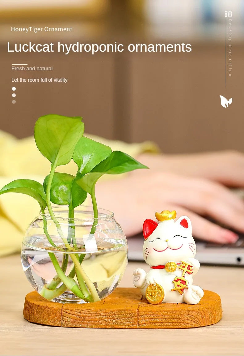 Mini resin desk ornament featuring a green ivy plant and a white lucky cat in a clear glass vase