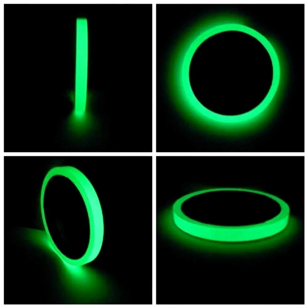Quatre images montrant du ruban adhésif phosphorescent de 5m en différentes formes et conditions d'éclairage.