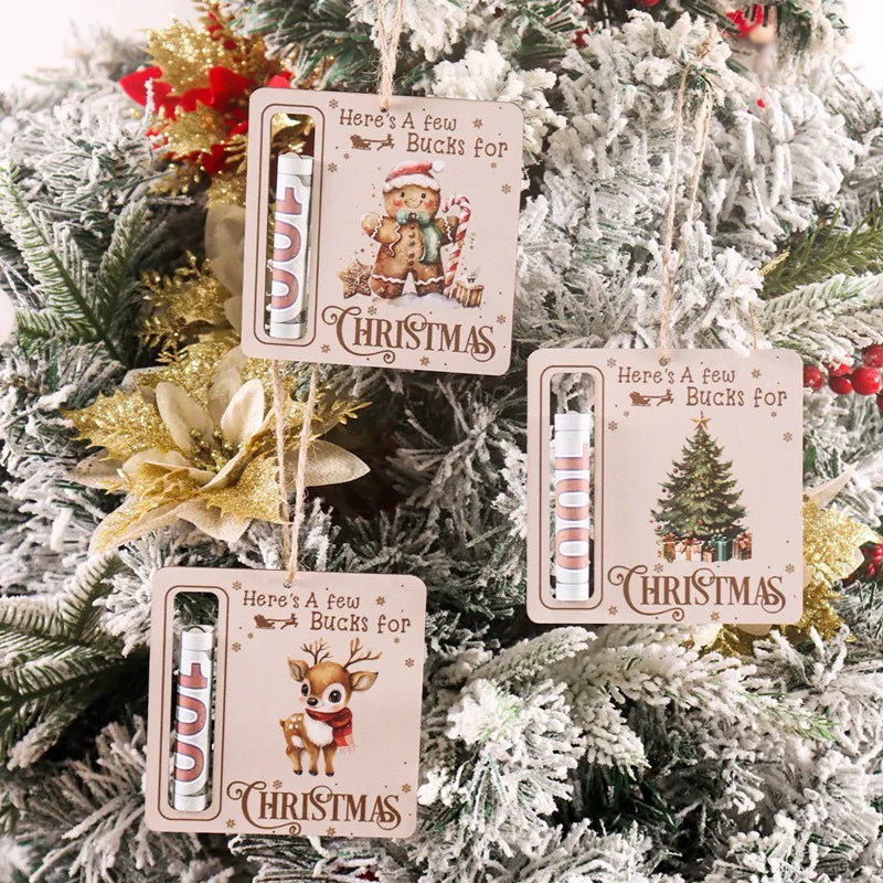 Guirlande de Noël festive décorée de cartes d'argent en bois avec des rennes et des thèmes de fêtes.