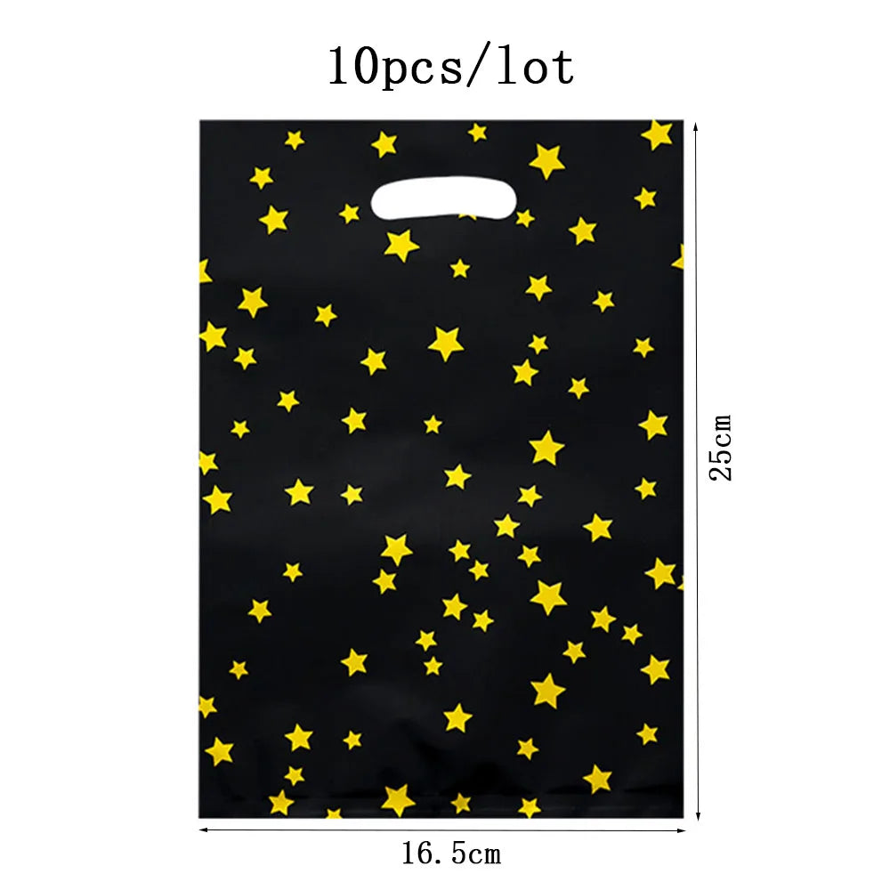 A black paper bag featuring a pattern of yellow stars, sold in a lot of 10 pieces.
