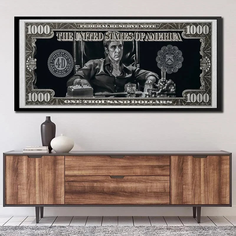 Impresión de arte en lienzo sin marco de una escena dramática de Scarface con un hombre y varios objetos.
