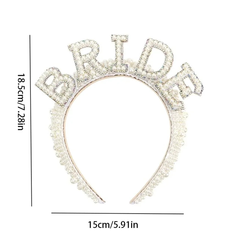 Bandeau de mariée en cristaux de perles avec un voile délicat.