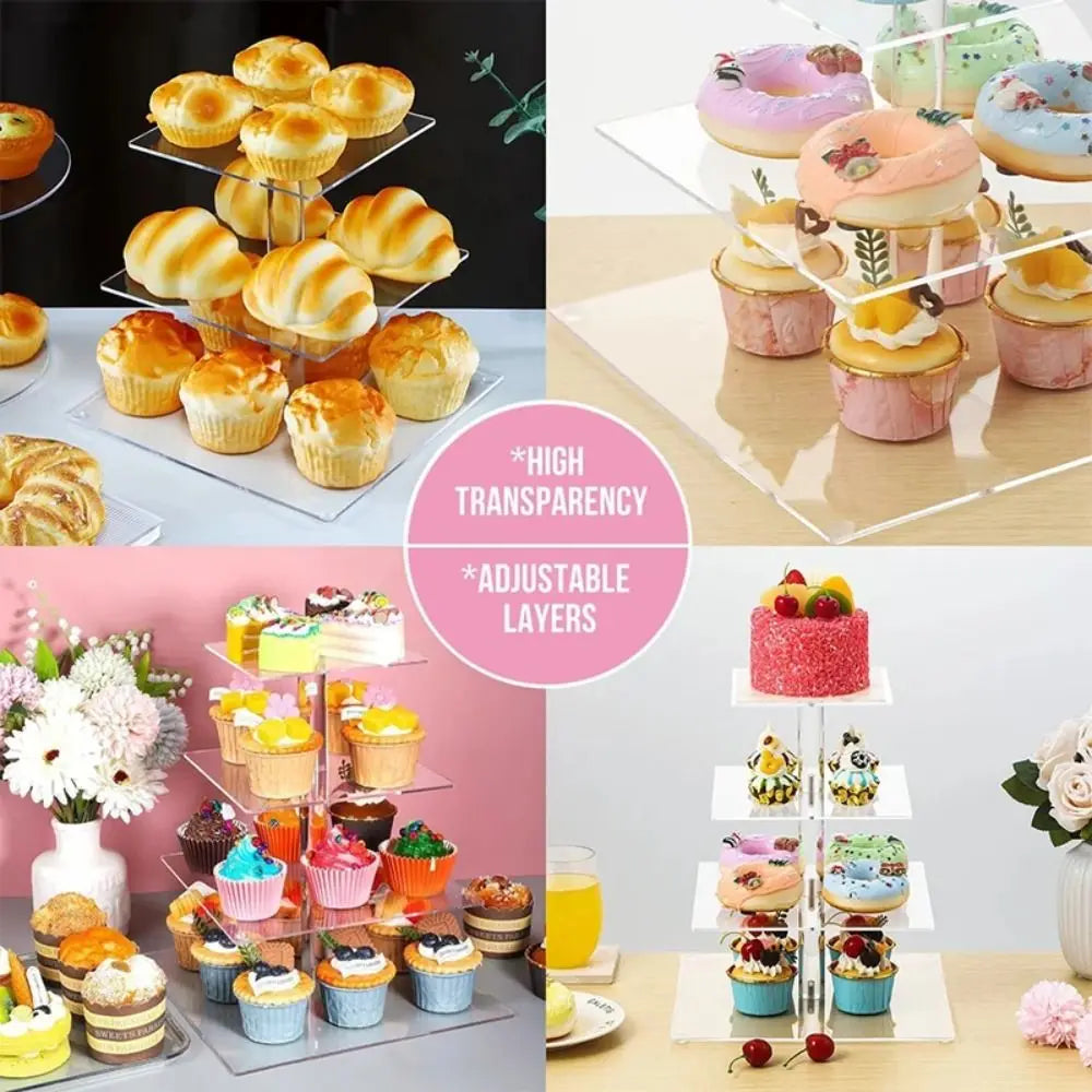 Klares Acryl-Mehrstöckenauslage mit verschiedenen Cupcakes und Gebäck.